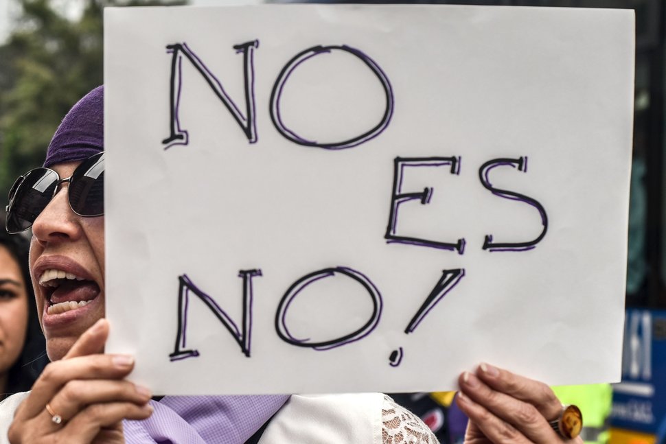 35 Photos Of Protesting Women That Portray Female Power - Colombia