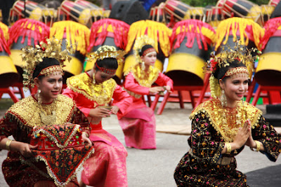 Hasil gambar untuk Tari Tradisional di Kota Pekanbaru, Provinsi Riau, Indonesia