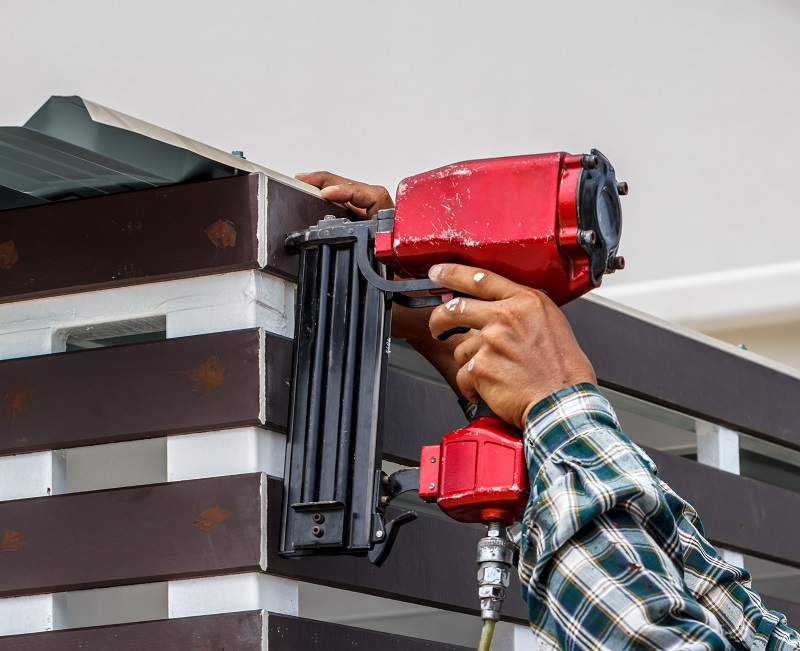 Some of The Amazing Benefits of Using Pneumatic Nailers