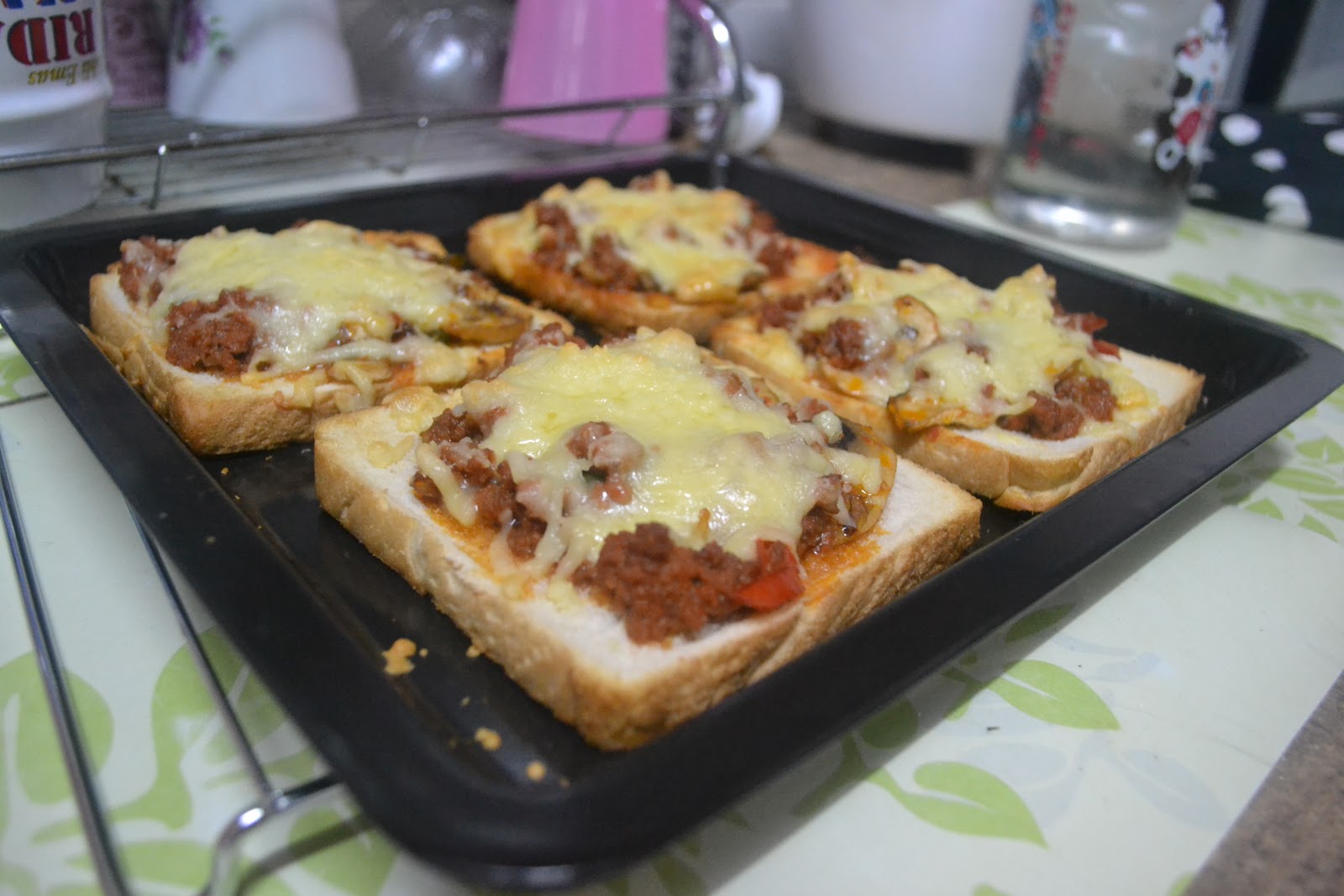 Pizza Melayu Homemade by Mama Arreessa - Ainul Mustafa