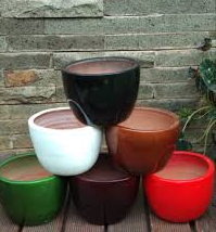 pot berbahan keramik