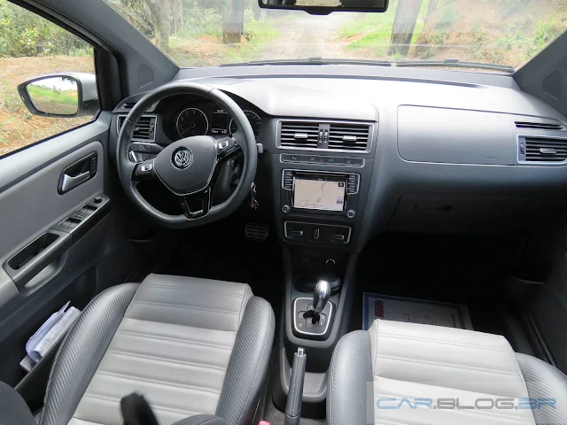 Volkswagen CrossFox 2016 I-Motion - interior