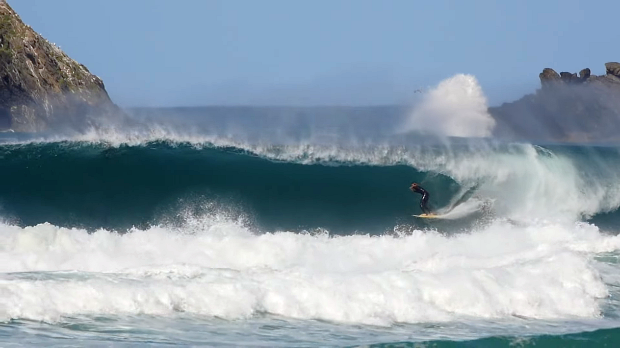 DESMOND - A byron bay surf film by Nick Colbey