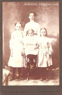 Minnie, Pearl, Floral, and Leota Sullivan about 1901