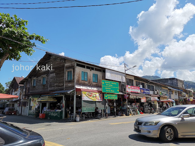 Kim Laksa in Nan Guang Coffee Shop in Balik Pulau, Penang 金叻沙