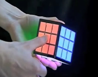 il primo cubo di rubik touchscreen