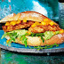  Chicken-Burger mit Mangosalsa und Guacamole