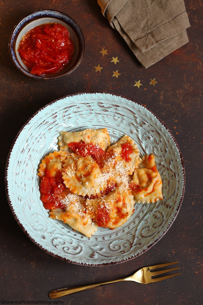 Ravioli di farro con ricotta e scamorza affumicata