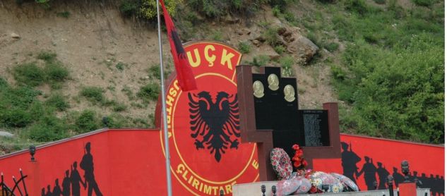 Ενώ οι Ανθελληνες  πουλάνε το όνομα οι Αλβανοί προειδοποιούν την κυβέρνηση των Σκοπίων: «Nα γίνει η αλβανική επίσημη γλώσσα αλλιώς θα μοιράσουμε την χώρα στα δύο»