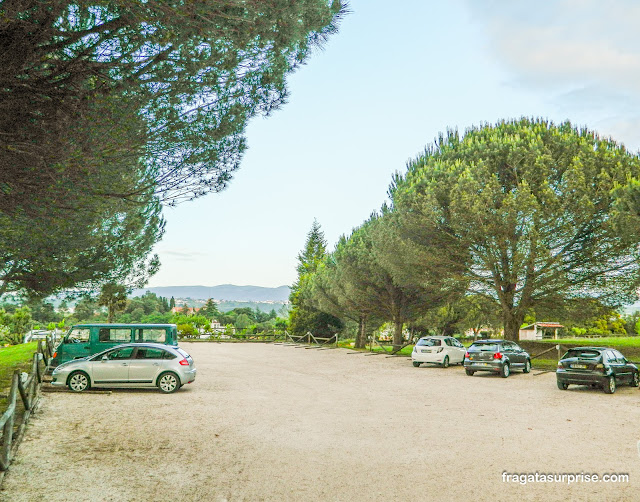 Estacionamento do Hotel Solar Cerca do Mosteiro em Alcobaça, Portugal