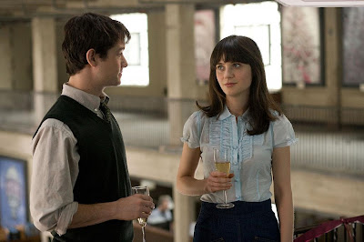 Joseph Gordon-Levitt and Zooey Deschanel in (500) Days of Summer