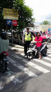 Dapat Laporan Dari Medsos, Petugas Unitlantas Polsek Umbulharjo Tilang Pengendara Tak Tertib