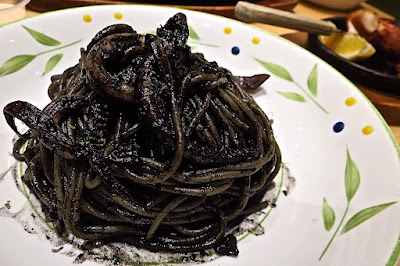 Saizeriya, squid ink pasta