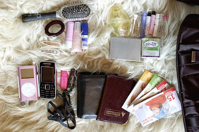 content of a handbag