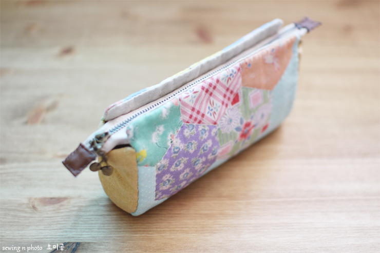 Pencil Case, Purse, Cosmetic Makeup, Bag Storage, Zipper Wallet. DIY Tutorial in Pictures. 