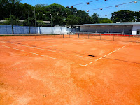 Quadras de tênis de saibro no Centro Esportivo Tietê em São Paulo