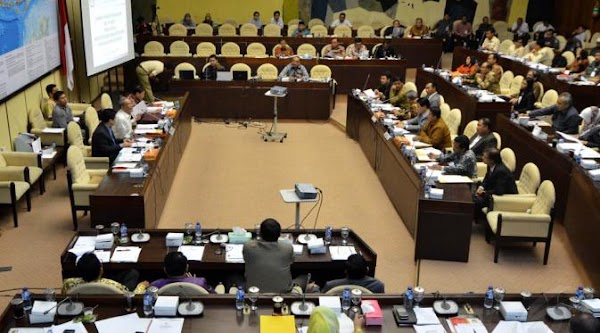 Komisi II Setuju RUU Pemilu Direvisi, Aneh Sekarang Ada Parpol Yang Menolak