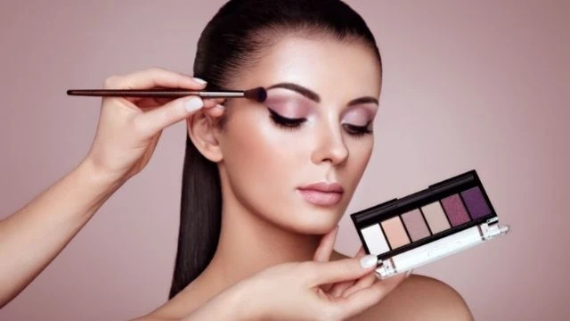 كورس في المكياج Makeup مجاناً باللغة العربية