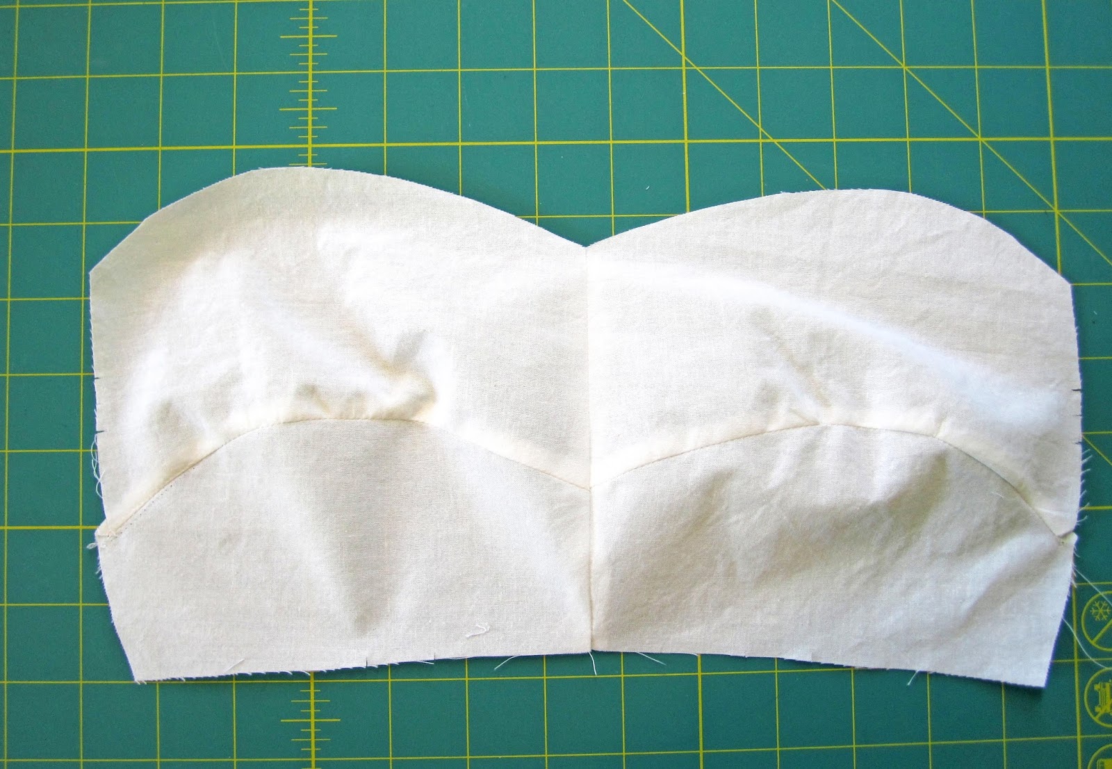 A Few Threads Loose: 1940's Bra Sew-Along - Sewing Your Muslin