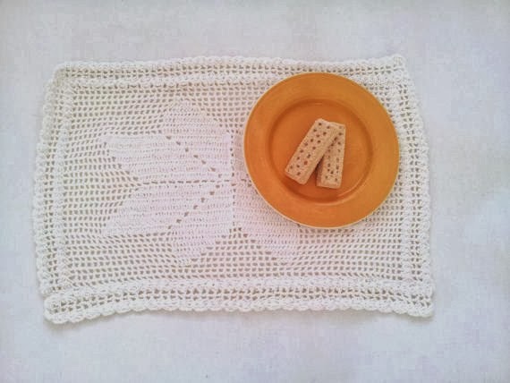 crochet place mats, white crochet, vintage crochet, claras hand made, claras handmade, clarashandmade