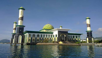 Masjid Terapung-Al-Munawar