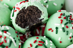 No Bake Holiday Oreo Truffles