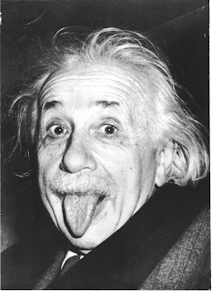 Einstein lengua humor