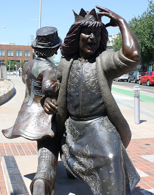 Bronze statue by Kevin Patelle