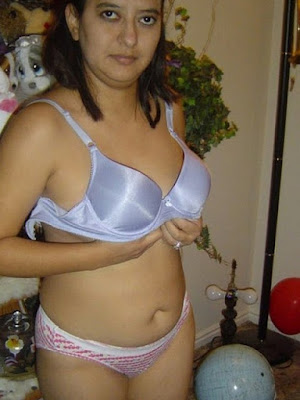 Indian Girl Sex in Photo Studio