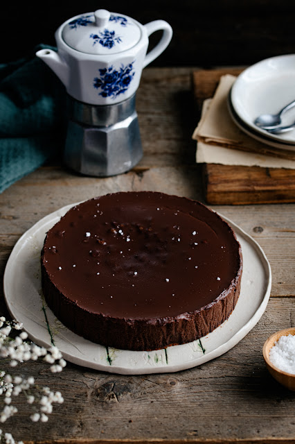 Gâteau fondant à l'amande et crémeux chocolat