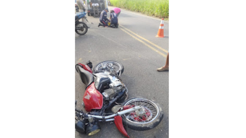 Ibirataia: Morador de Ipiaú fica ferido após acidente de moto na BA-650 enquanto levava remédios para mãe em Algodão