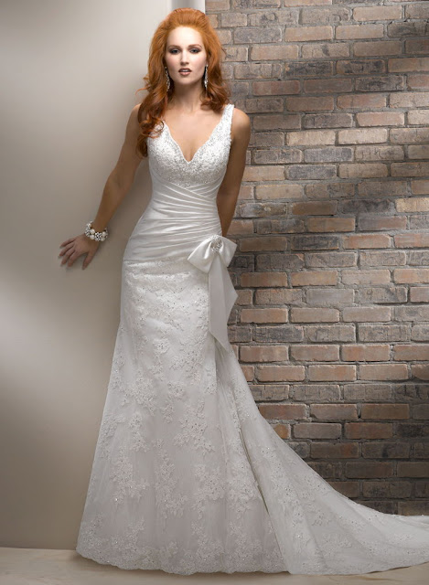 staggering-Lace-V-Neck-Bridal-floor-length-sweep-train-Mermaid-Wedding-Dress