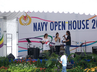 Fiona Xie Singing at Navy Open House 2007 - Picture 2