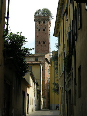 Torre Guinigi vista desde la calle
