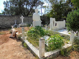 ο ταφικό μνημείο του Γεώργιου Τυπάλδου στους Τσουκαλάδες Λευκάδας