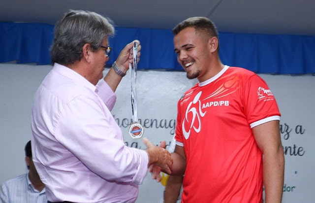 João Azevêdo acompanha lançamento de calendário de atividades esportivas e de ações voltadas para a juventude