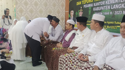  Tradisi Tepuk Tepung Tawar untuk Melepas Jamaah Haji di Kabupaten Langkat 