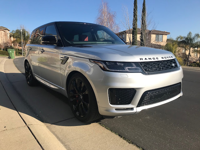 Front 3/4 view of 2019 Range Rover Sport HST MHEV