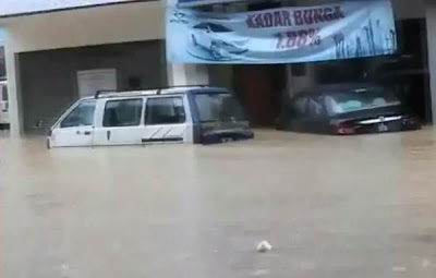 Gambar Banjir Kilat di Kuantan Disember 2012