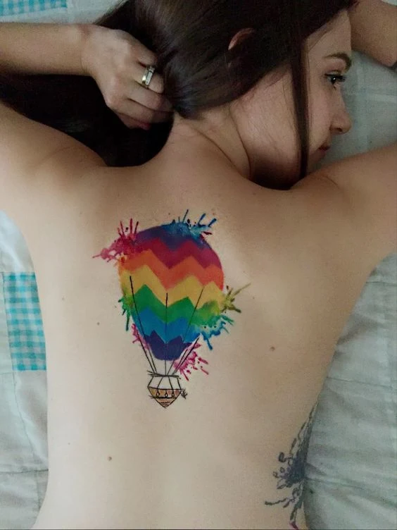 imagen de una chica tatuada