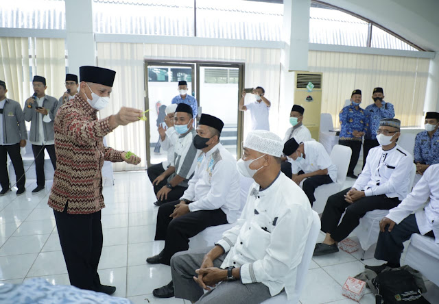 Bupati Asahan Upah-Upah Jema'ah Haji Anggota Korpri Asahan Tahun 1443 H/2022 M