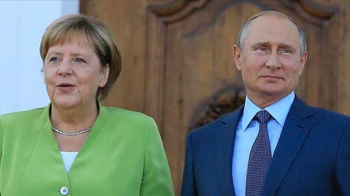 Angela Merkel  desea continuar el comercio de gas y mantener el diálogo con Rusia