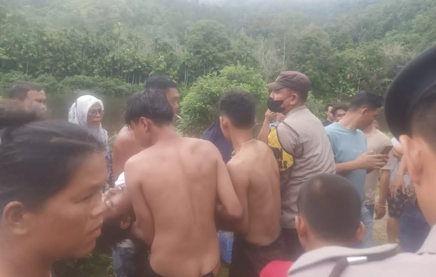 Gufron Tewas Tenggelam di Sungai Sibuluan