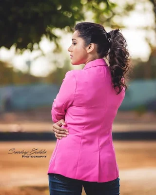 Anchor Rashmi Gautam Wet In Pink Dress And Jeans Photoshoot