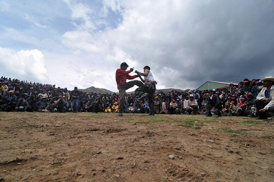 Takanuy - Festival Berkelahi Di Peru