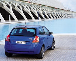 back side view of Fiat Stilo hatchback wallpaper
