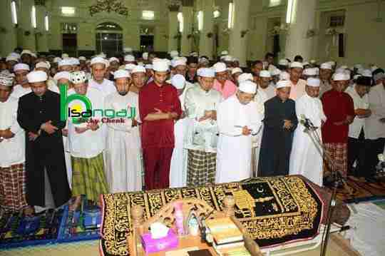 Niat Sholat Jenazah/Mayyit Laki Laki, Perempuan/Wanita Lengkap Tata Caranya