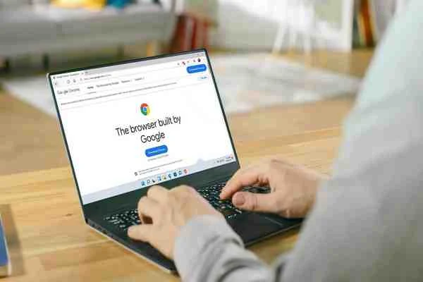 بالصور: هذه "حيلة" مايكروسوفت الجديدة لدفع المستخدمين إلى عدم تحميل جوجل كروم