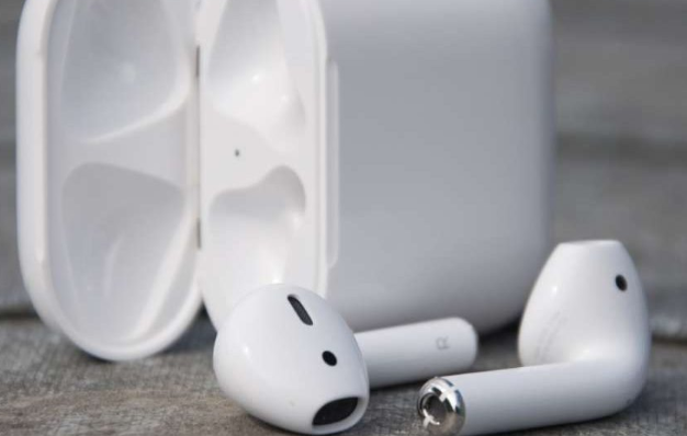 سعر ومميزات سماعات أبل Airpods..سماعات الايفون