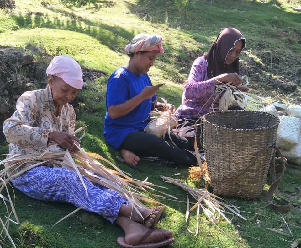 Balase Buton Anyaman  Daun Kelapa  Pengganti Kantong Plastik